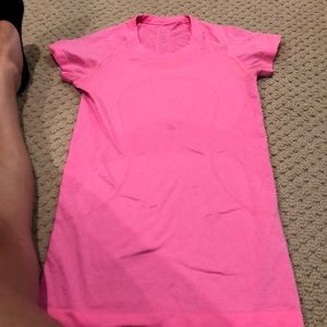 LULU LEMON SWIFTLY TECH SHORT SHORT SLEEVE CREW